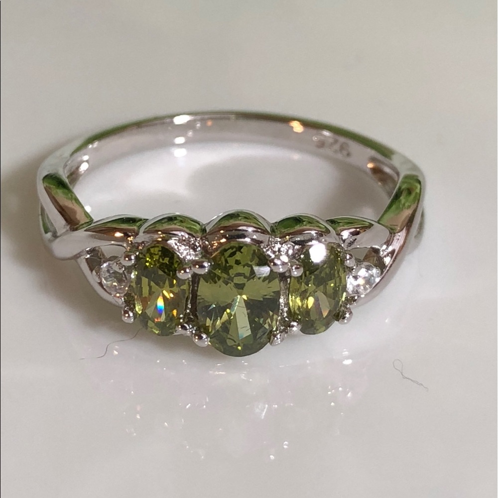 Sterling Silver Tripple Oval Peridot Ring